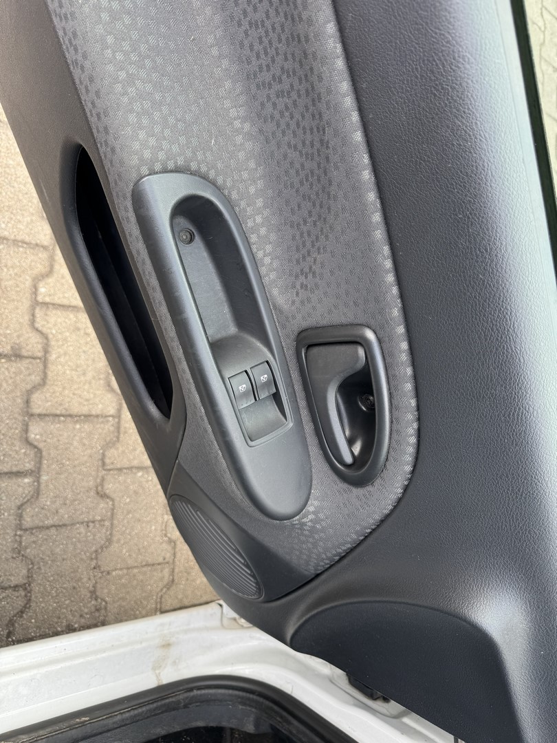Renault Clio 2 original T&uuml;r vorn links OV369 Wei&szlig; 3-T&uuml;rer Bj.2009